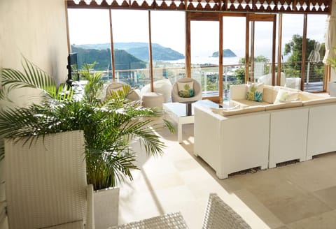 Villa, 3 Bedrooms, Beach View | Lobby sitting area