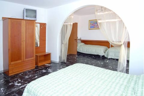 Quadruple Room, Balcony, Sea View | Desk, blackout drapes, free cribs/infant beds, free WiFi