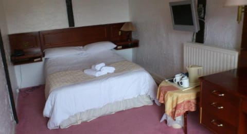 Standard Double Room, Garden View | Desk, blackout drapes, free WiFi, bed sheets