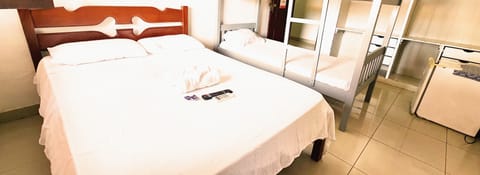 Business Room | Minibar, blackout drapes, iron/ironing board, free WiFi