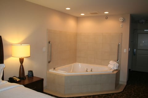 Room | Jetted tub