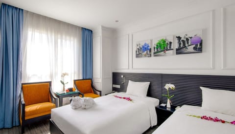 Deluxe Twin Room, City View | Minibar, in-room safe, free WiFi