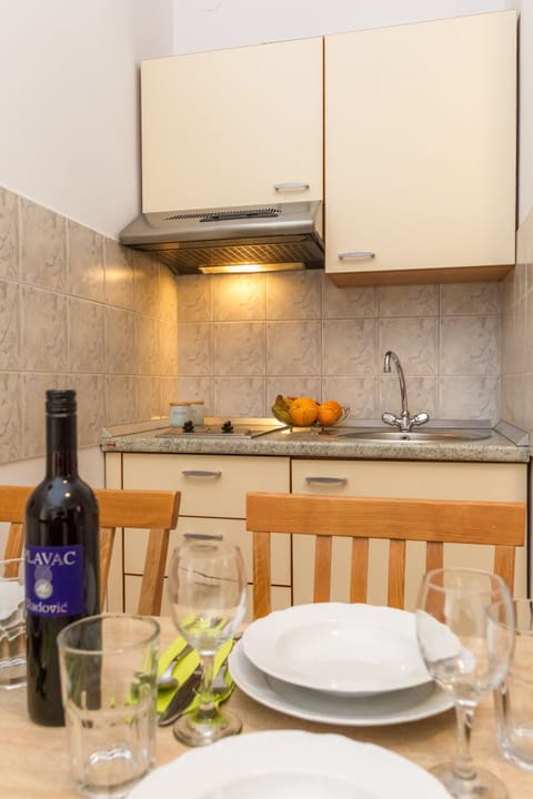 Apartment, 1 Bedroom, Terrace, Sea View (A7) | Private kitchenette | Fridge, stovetop, cookware/dishes/utensils, paper towels