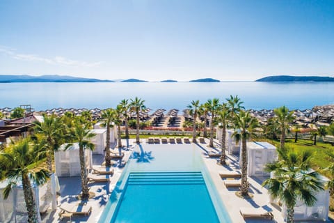 3 outdoor pools