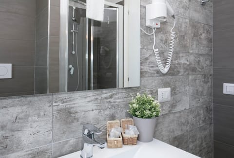 Shower, free toiletries, hair dryer, bathrobes