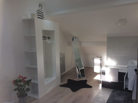 Standard Double Room, 1 Queen Bed with Sofa bed, Mezzanine (Cinéma) | Room amenity