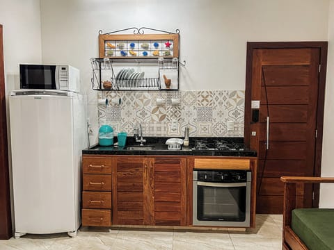 Family Apartment | Private kitchen | Full-size fridge, microwave, oven, stovetop