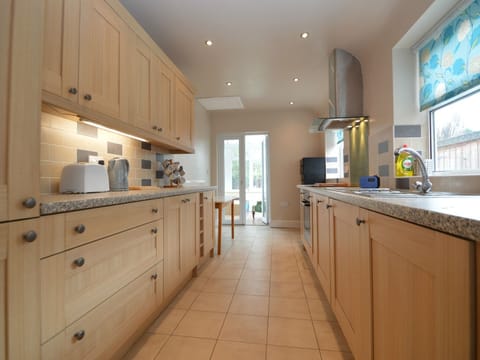 House, Ensuite (Family) | Private kitchen