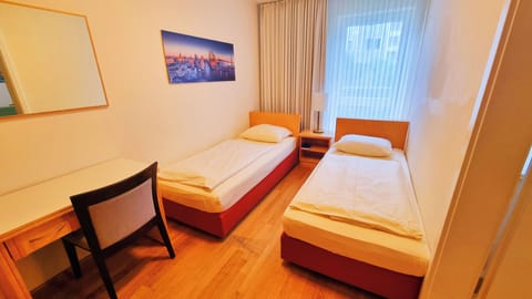 Desk, soundproofing, free WiFi, bed sheets