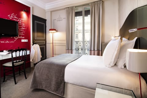 Classic Room | Premium bedding, minibar, in-room safe, desk