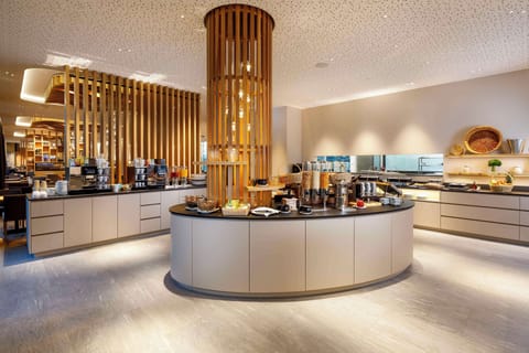 Daily buffet breakfast (CHF 25 per person)