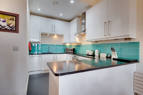 Apartment, 2 Double Beds | Private kitchen | Full-size fridge, microwave, oven, stovetop