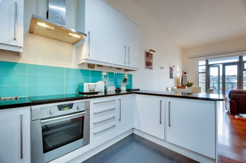 Apartment, 2 Double Beds | Private kitchen | Full-size fridge, microwave, oven, stovetop