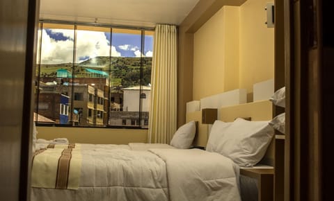 Standard Twin Room, Non Smoking | In-room safe, desk, free WiFi