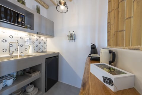 Apartment, Sea View (Aelia 2) | Private kitchen | Fridge, microwave, stovetop, espresso maker