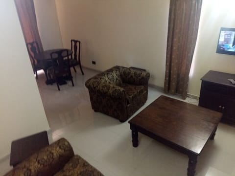 Apartment, 2 Bedrooms | Living room | Flat-screen TV