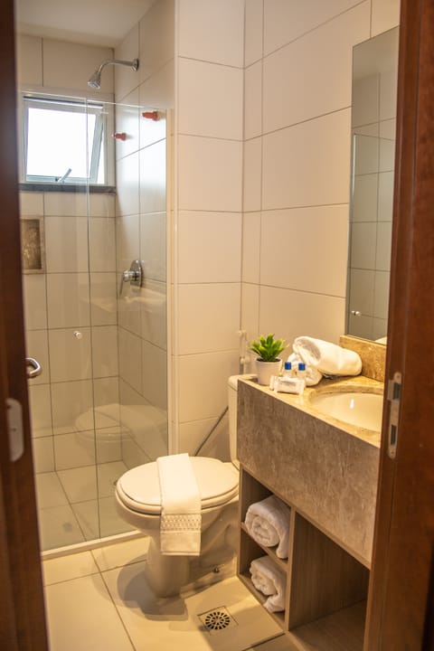 Deluxe Double Room, 1 Double Bed | Bathroom | Shower, free toiletries, hair dryer, towels