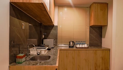 Sunshine Pavilion 3 Bedrooms | Private kitchen