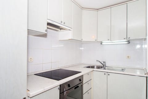 Standard Apartment | Private kitchenette | Fridge, coffee/tea maker