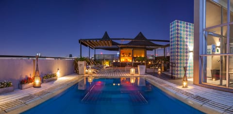 Outdoor pool, pool umbrellas