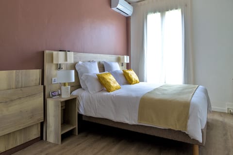 Standard Double Room | Egyptian cotton sheets, premium bedding, pillowtop beds, in-room safe