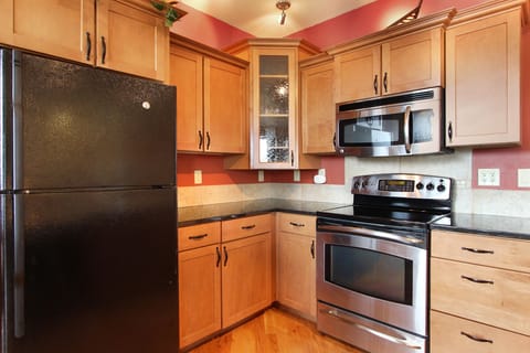 Condo, 2 Bedrooms | Private kitchen | Fridge, microwave, oven, dishwasher