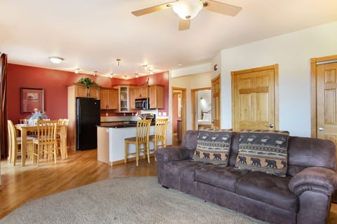 Condo, 2 Bedrooms | Interior