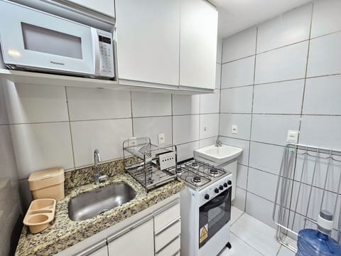 Comfort Apartment | Private kitchen | Fridge, microwave, blender, cookware/dishes/utensils