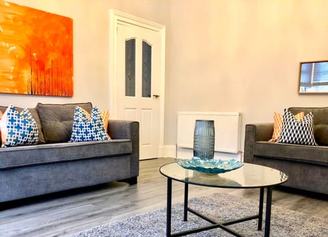 House, 3 Bedrooms, Non Smoking | Living area | Flat-screen TV, fireplace