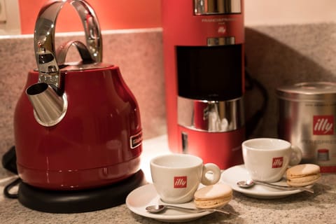 Luxury Apartment, Multiple Beds, Non Smoking, City View | Coffee and/or coffee maker