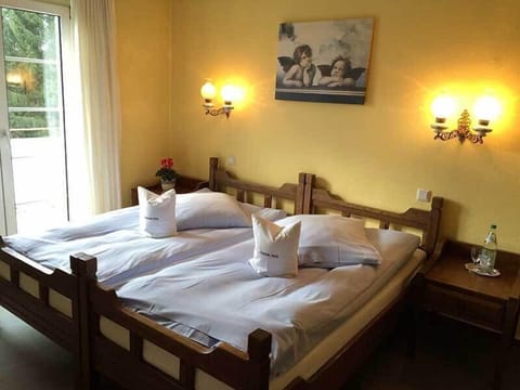 Double Room | Desk, blackout drapes, free WiFi, bed sheets