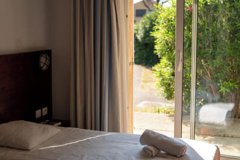 Individually decorated, individually furnished, bed sheets