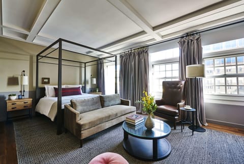 Loft Suite, 1 King Bed | Egyptian cotton sheets, premium bedding, minibar, in-room safe