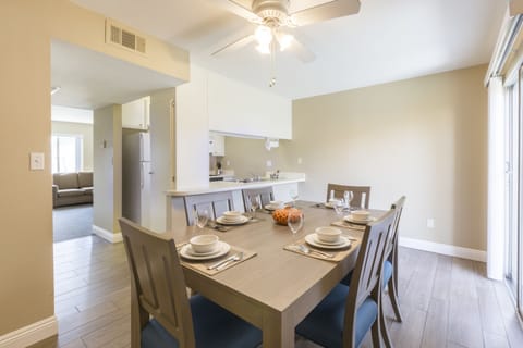 Suite, 2 Bedrooms, Non Smoking, Patio | Dining room