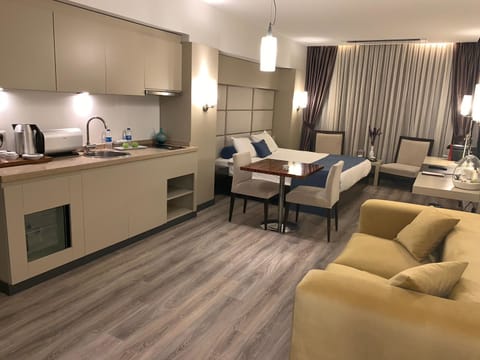 Superior Double Room | Private kitchen | Oven, espresso maker, electric kettle