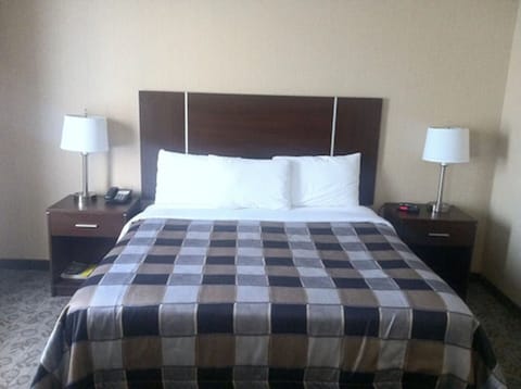 Down comforters, desk, iron/ironing board, free WiFi