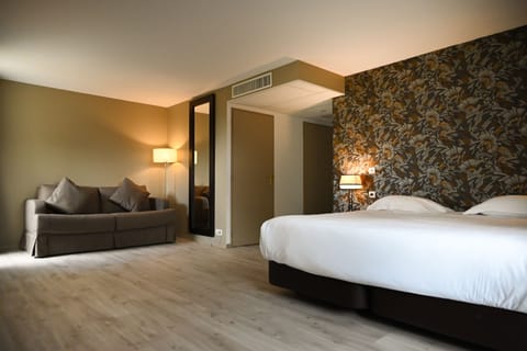 Superior Room (Bâtiment annexe ) | Soundproofing, cribs/infant beds, free WiFi, bed sheets