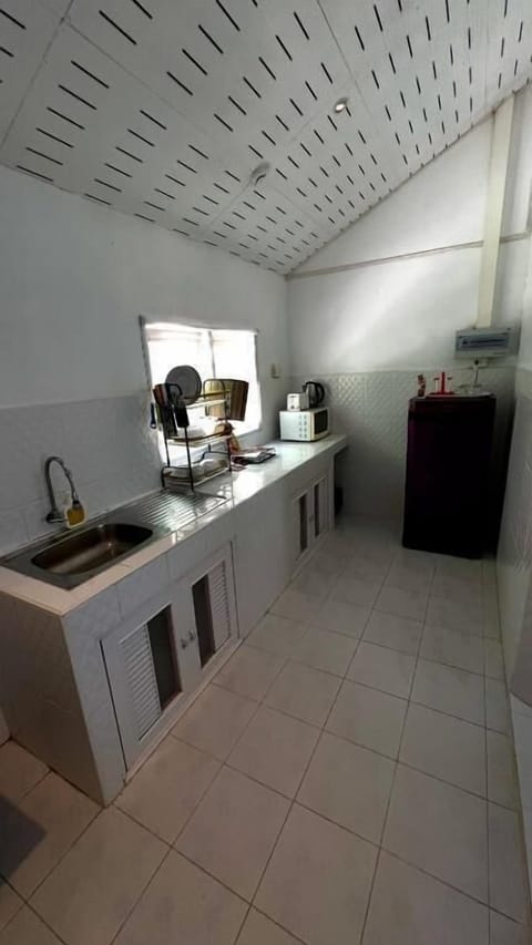 4-Bedroom House | Private kitchen | Fridge, microwave, electric kettle, rice cooker