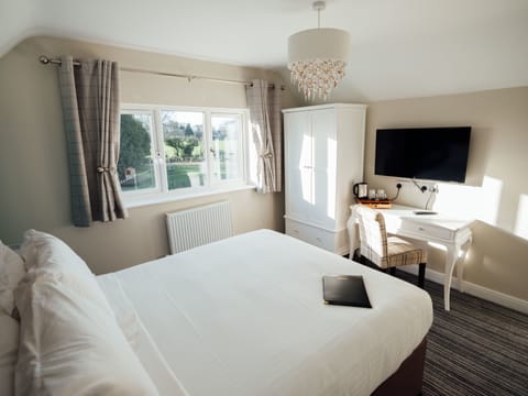 Superior Double Room, Hill View | Premium bedding, individually decorated, individually furnished, desk