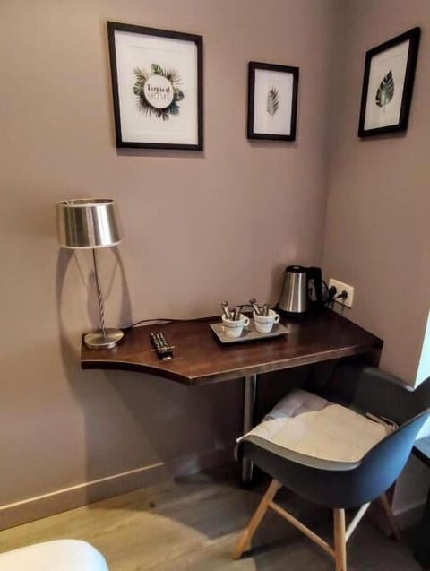 Desk, soundproofing, free wired internet, bed sheets