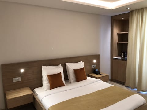 Comfort Double Room, Accessible, City View | Premium bedding, in-room safe, desk, soundproofing