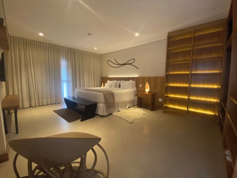 Presidential Room | Egyptian cotton sheets, premium bedding, pillowtop beds, minibar