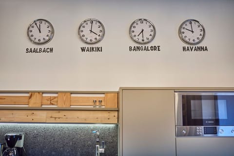 Apartment (Appartement) | Private kitchen | Full-size fridge, oven, stovetop, espresso maker