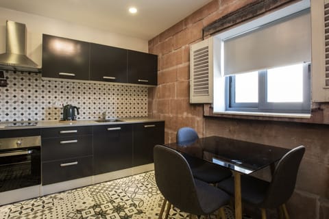 Deluxe Studio (Barakka) | Private kitchenette | Full-size fridge, oven, stovetop, dishwasher