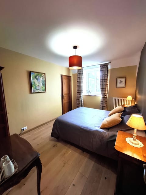 Double Room, Non Smoking (Côté Jardin) | Individually decorated, individually furnished, desk, laptop workspace