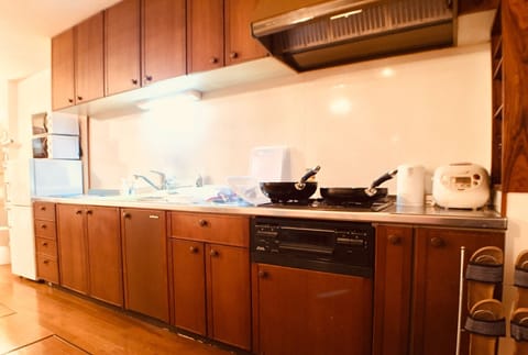 Private Vacation Home | Private kitchen | Fridge, microwave, stovetop, electric kettle