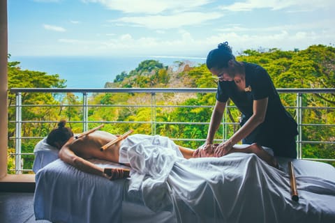 Couples treatment rooms, body treatments, aromatherapy