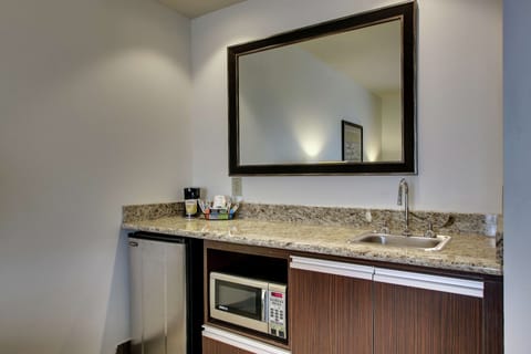 Suite, 1 Bedroom | In-room safe, desk, iron/ironing board, free rollaway beds