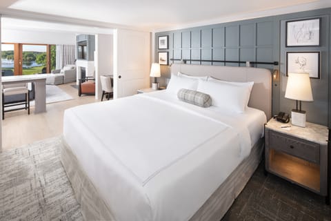 Premier Suite, 1 King Bed with Sofa bed | Premium bedding, down comforters, pillowtop beds, in-room safe