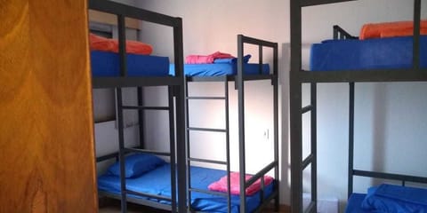 Dormitorio Compartilhado B | Soundproofing, iron/ironing board, free WiFi, bed sheets